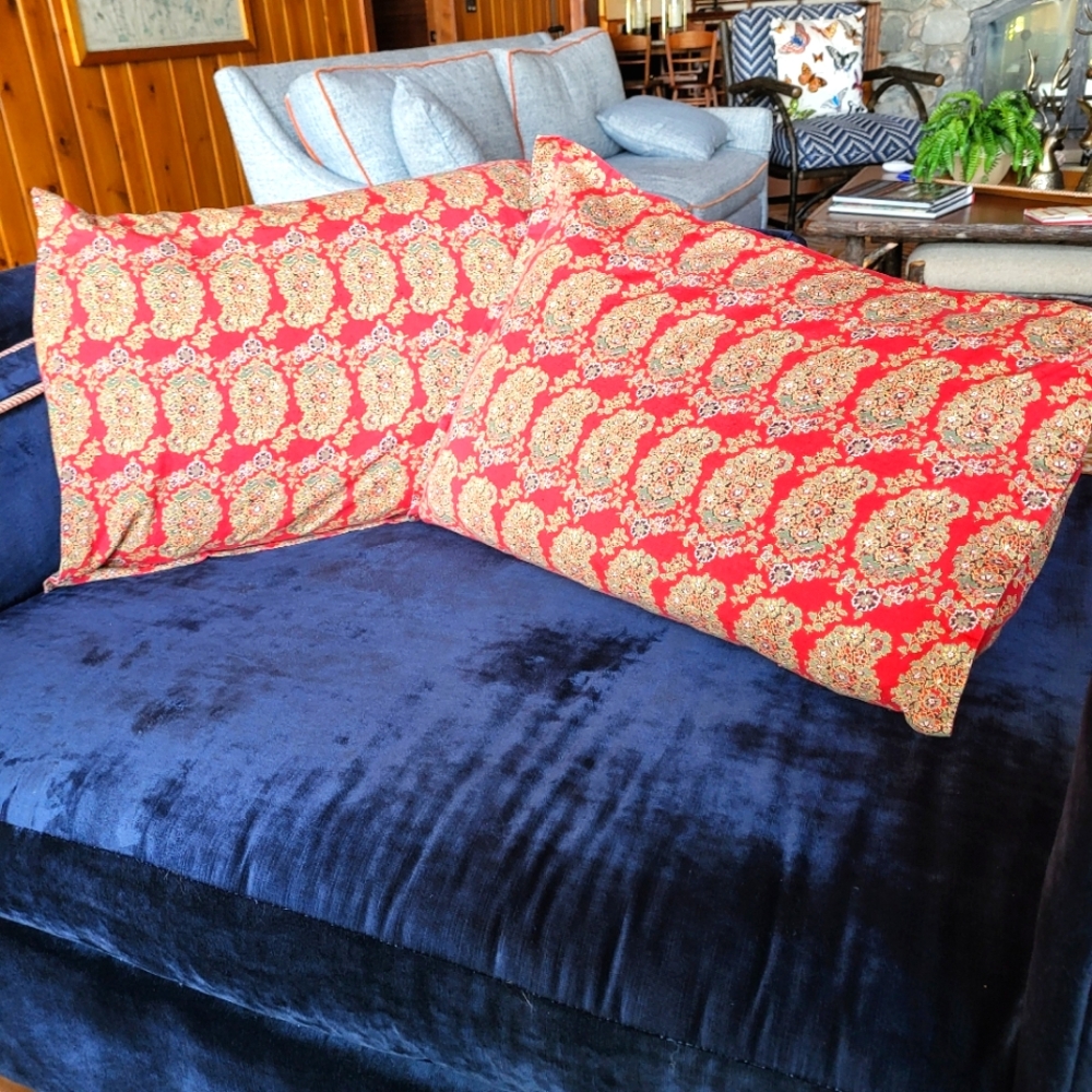 Pottery Barn Pair (2) Greta Bhotah Red Paisley Stand. Pillow Shams 85% Linen